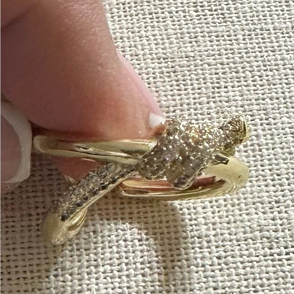 Elegant Gold and Cubic Zirconia Knot Ring - Picture 3 of 3
